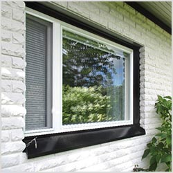 Tapijola-ikkunat ulkopuolelta